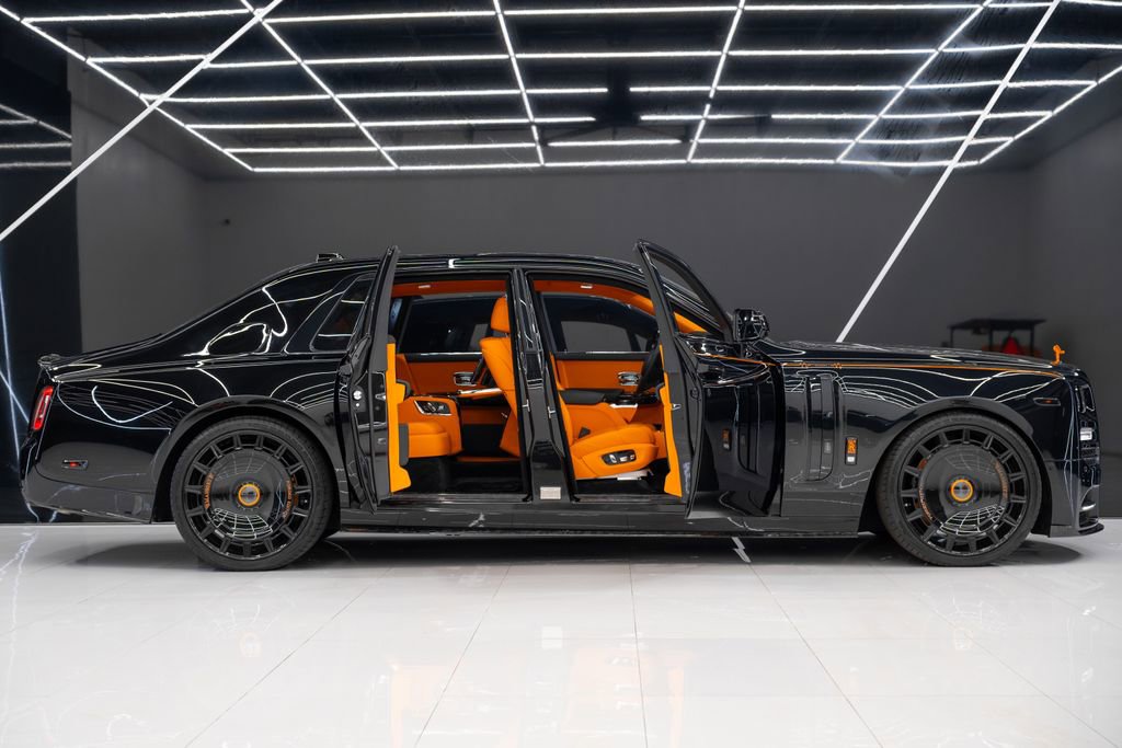 Used 2025 Rolls-Royce Phantom Sedan image 10