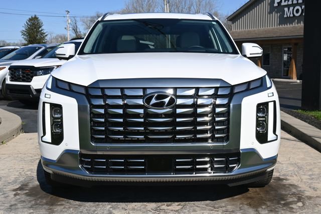 Used 2023 Hyundai Palisade Calligraphy w/ Winter Package image 2