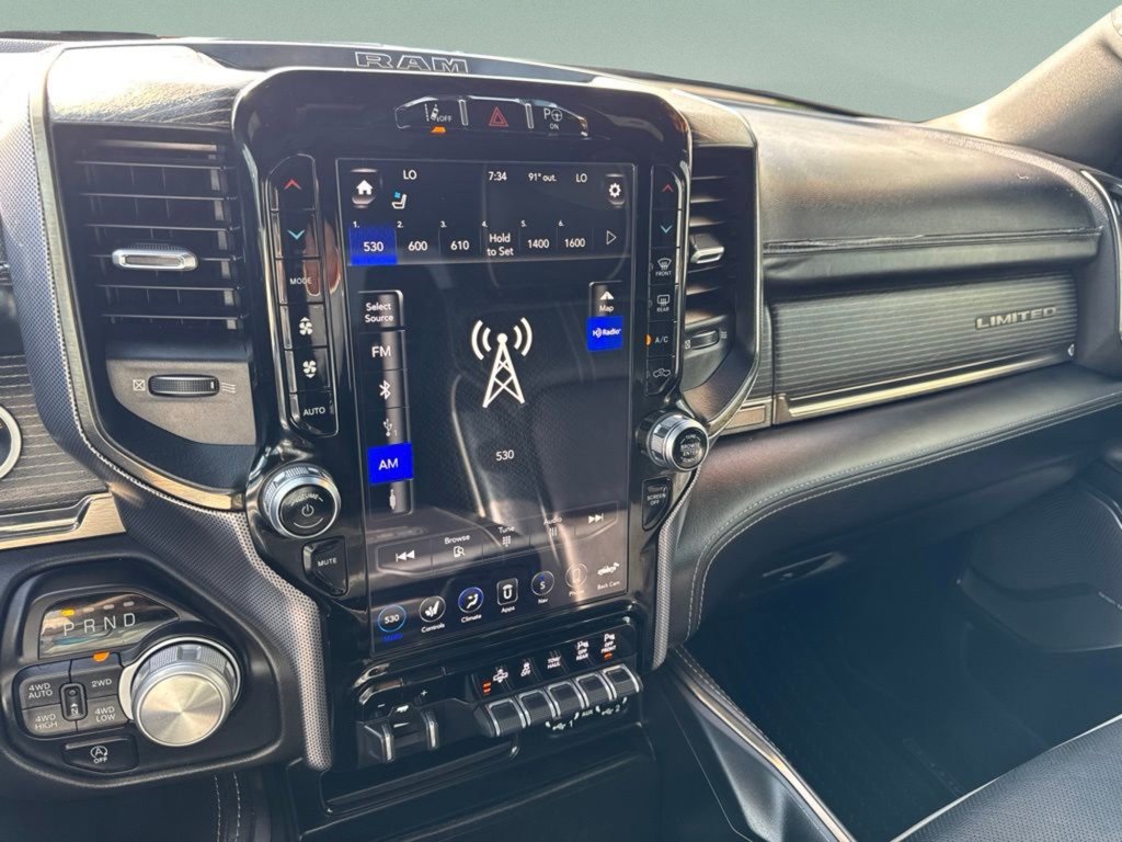 Used 2020 RAM 1500 Limited w/ Black Appearance Package AWD/4WD image 13