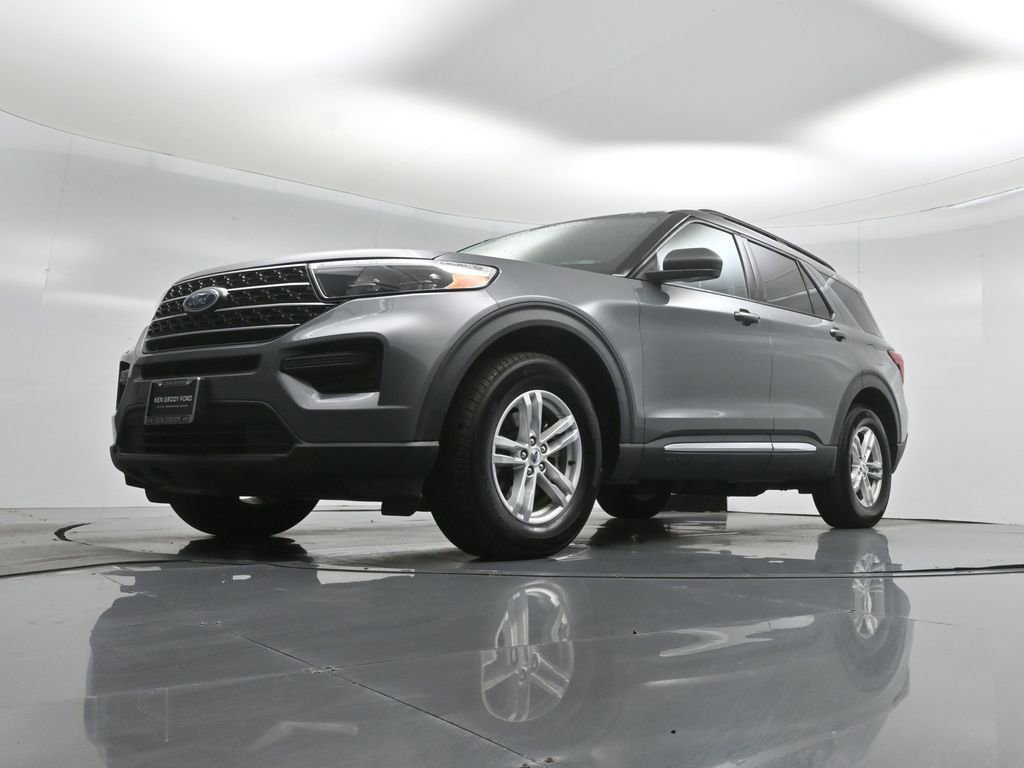 Certified 2022 Ford Explorer XLT w/ Class IV Trailer Tow Package image 48