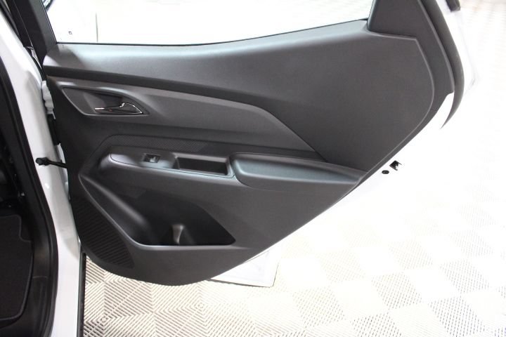 New 2027 Chevrolet Bolt LT w/ Comfort Package FWD image 26