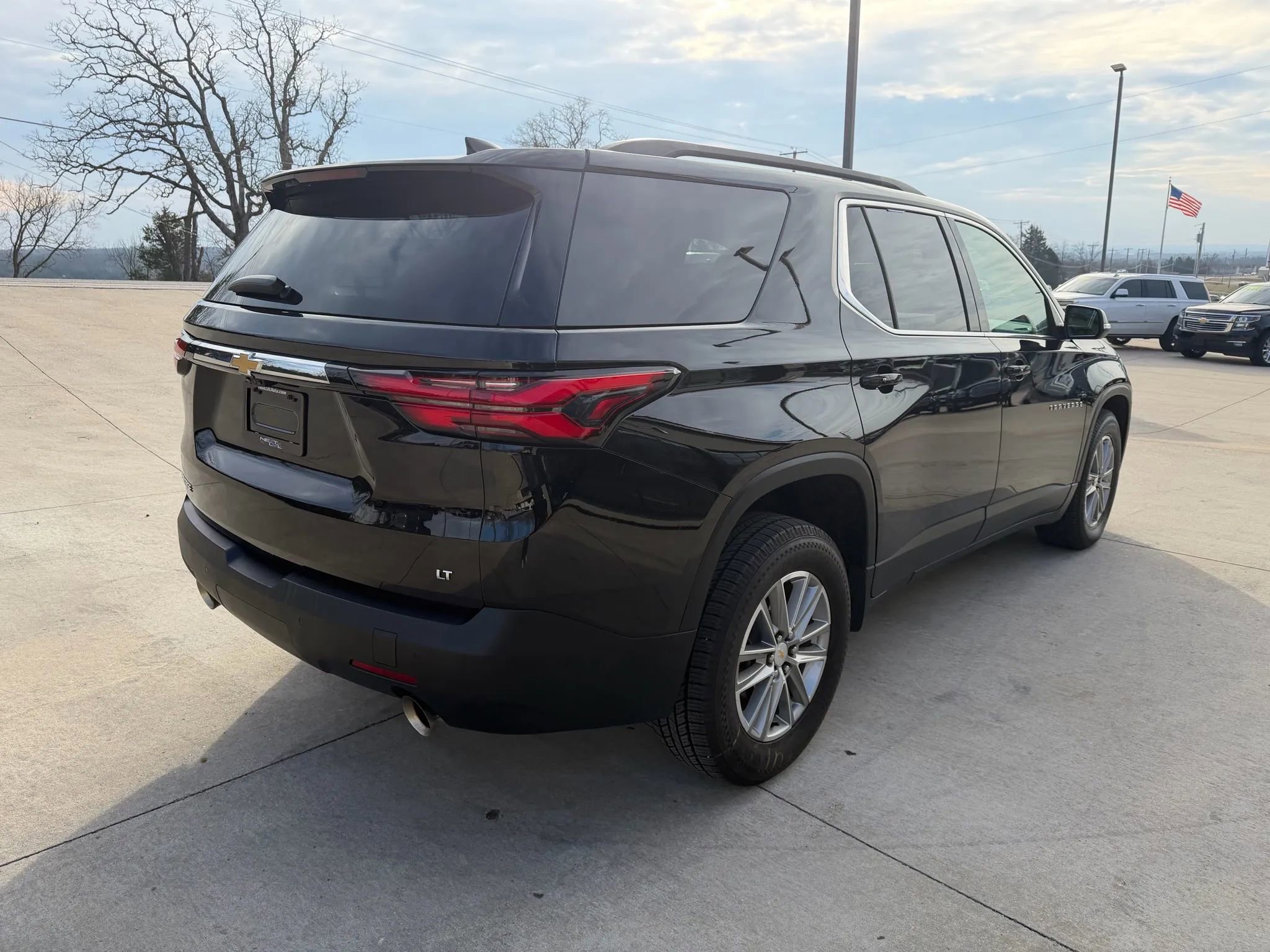 Used 2022 Chevrolet Traverse LT image 9