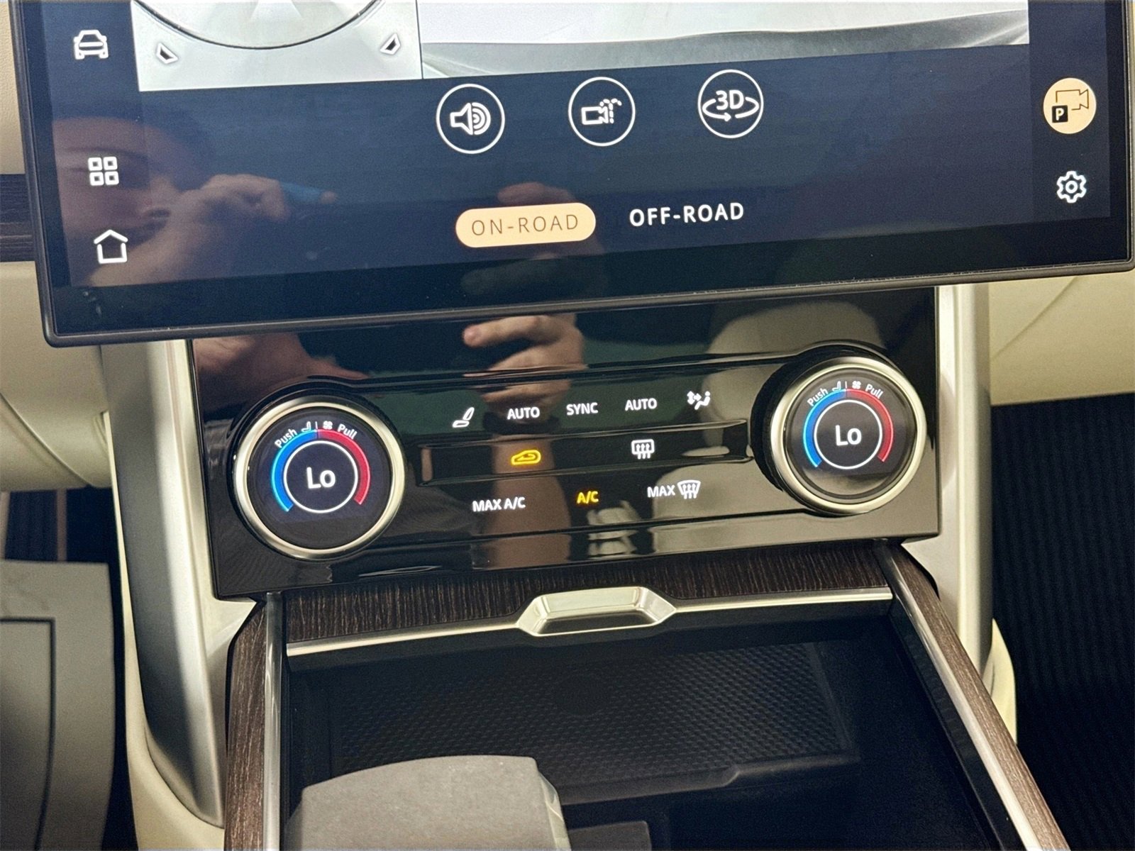 Used 2023 Land Rover Range Rover SE image 15