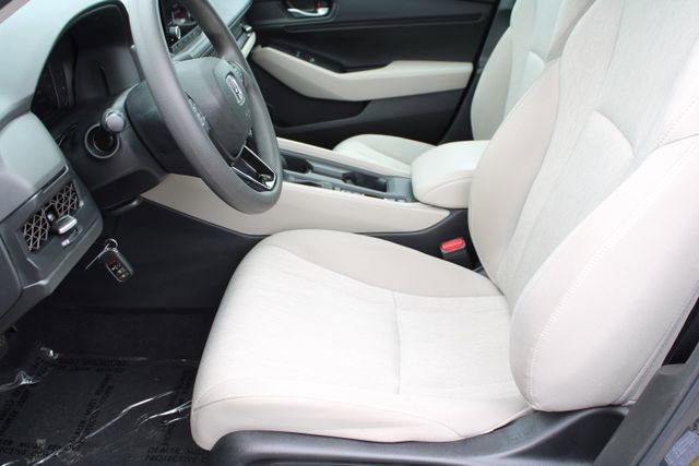 Used 2023 Honda Accord EX image 30