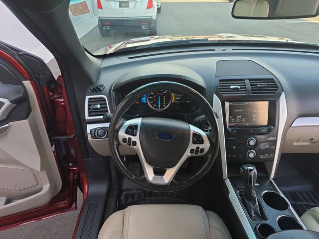 Used 2014 Ford Explorer XLT w/ Equipment Group 202A image 13
