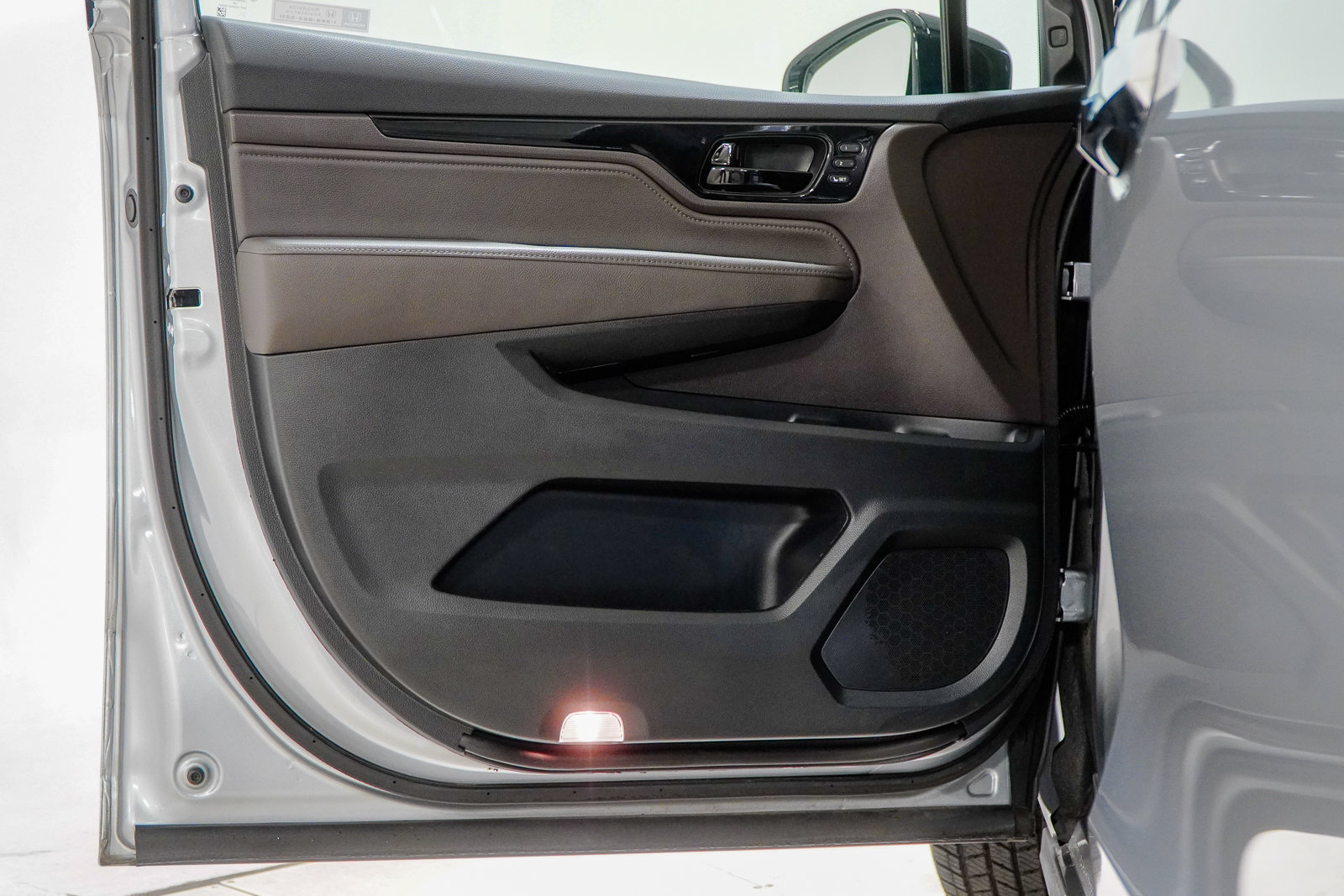 Used 2024 Honda Odyssey Elite image 19