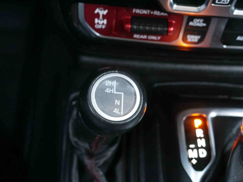 Used 2021 Jeep Wrangler Unlimited Rubicon AWD/4WD image 36