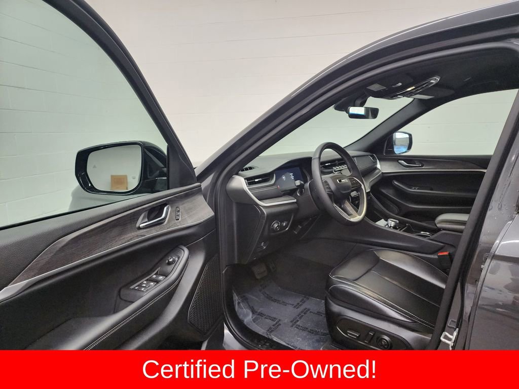 Certified 2025 Jeep Grand Cherokee Limited image 11