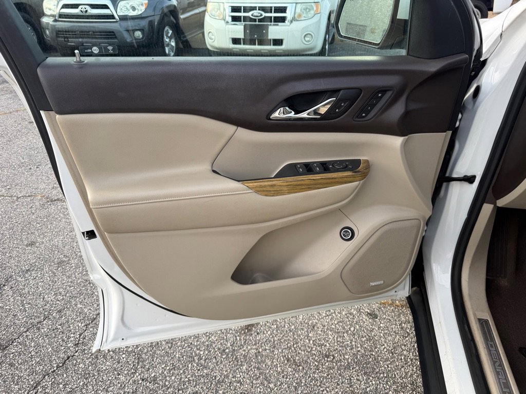 Used 2017 GMC Acadia Denali w/ Technology Package image 11