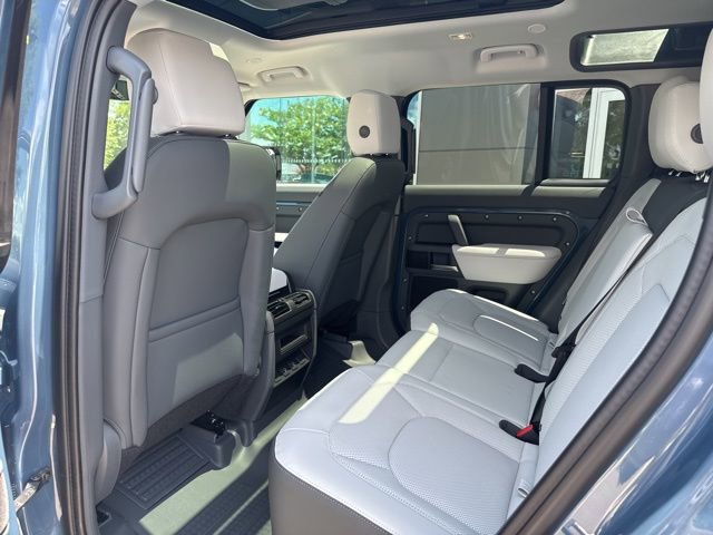 New 2025 Land Rover Defender 110 S image 44