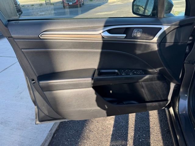 Used 2020 Ford Fusion SEL FWD image 7