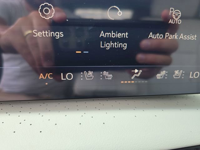 New 2026 Buick Enclave Avenir FWD image 23