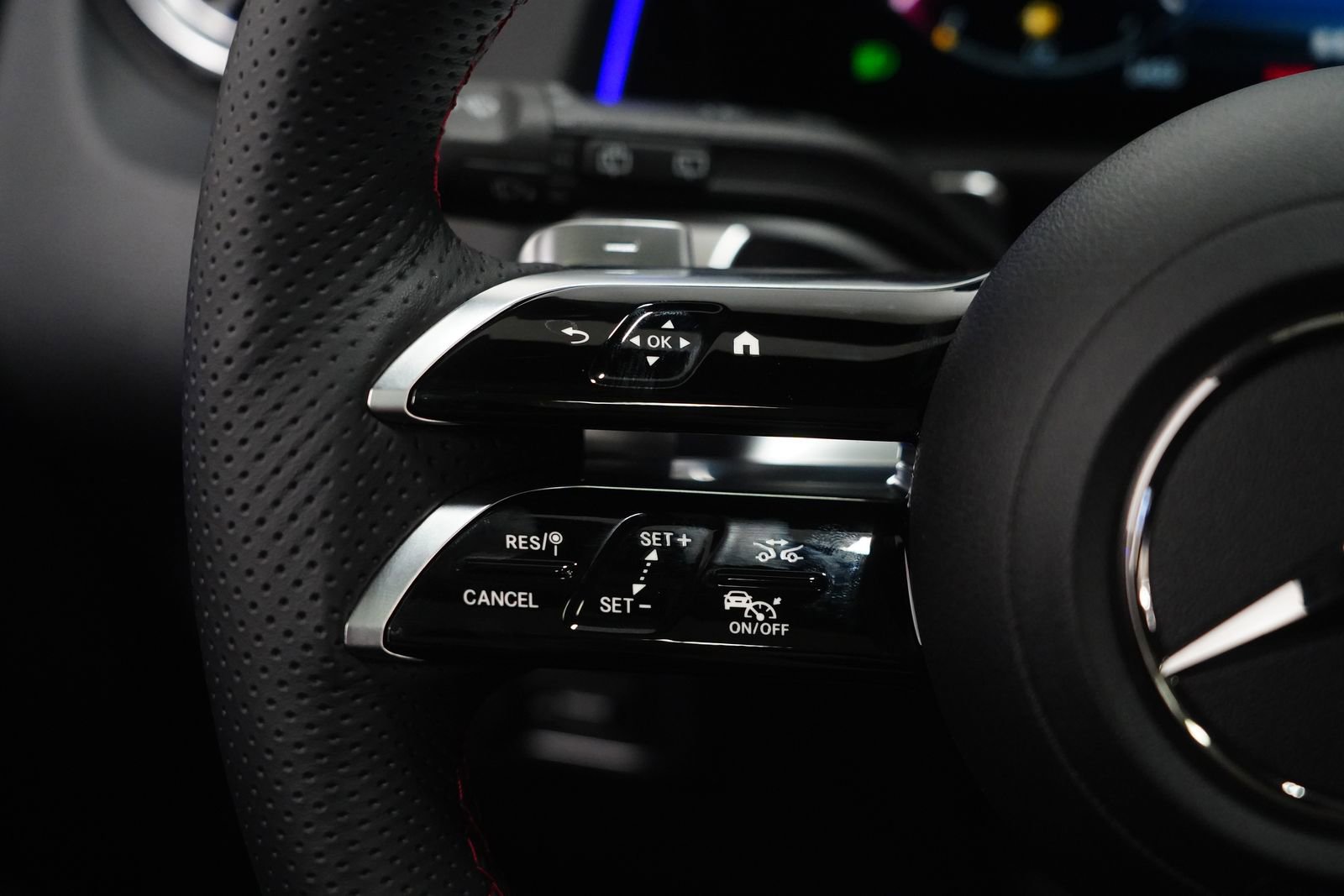 New 2026 Mercedes-Benz GLB 250 4MATIC image 17