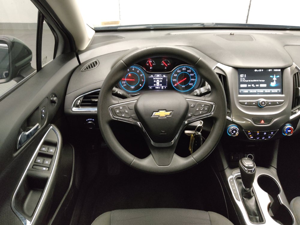 Used 2018 Chevrolet Cruze LT FWD image 22