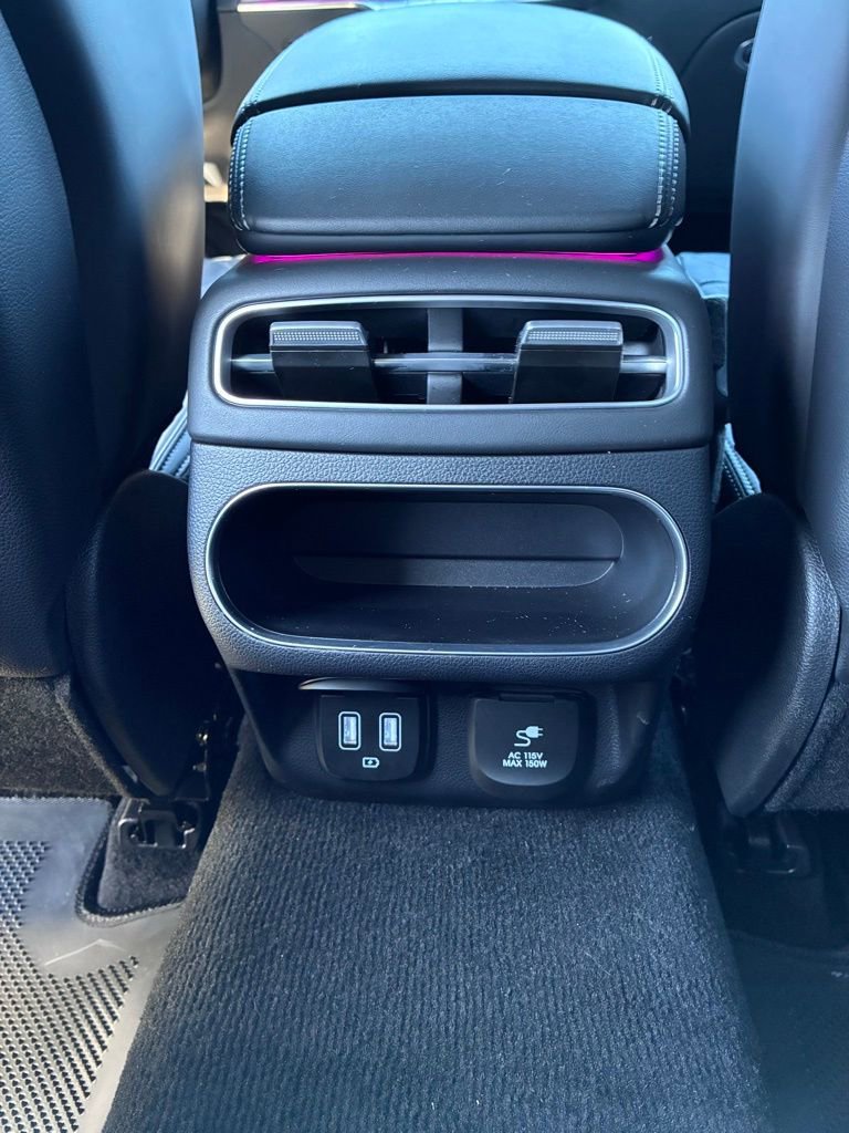 Used 2025 Genesis GV70 3.5T Sport w/ Sport Advanced Package image 18