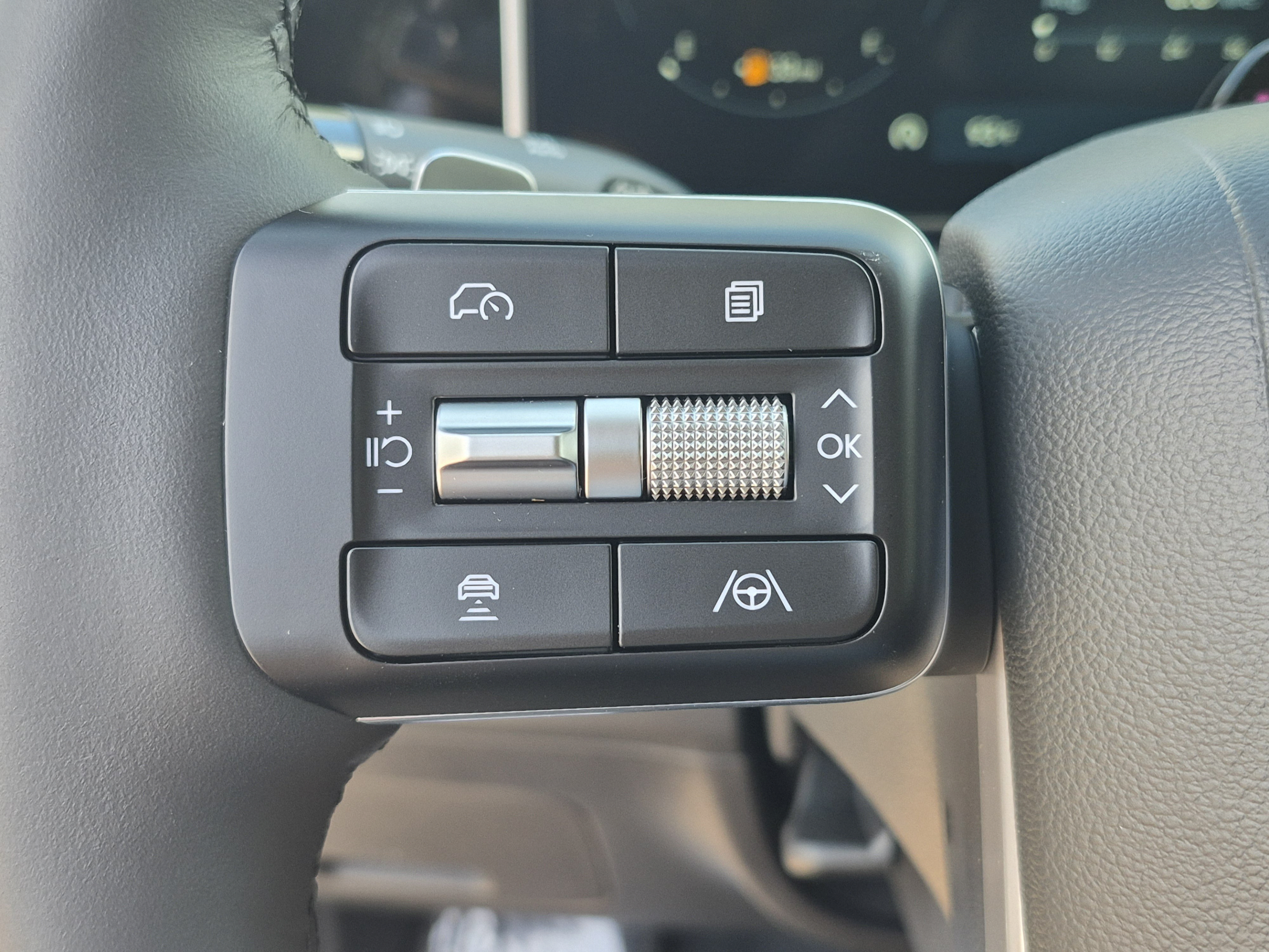 New 2027 Hyundai Santa Fe Limited w/ Tow & Go Package FWD image 32
