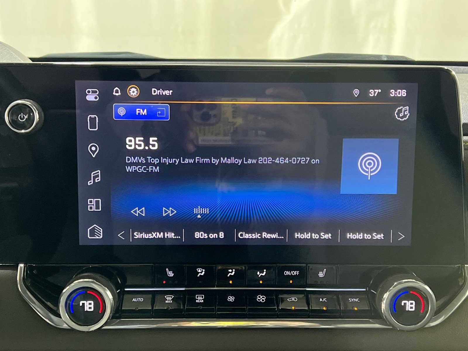 Used 2024 Chevrolet Colorado ZR2 image 18