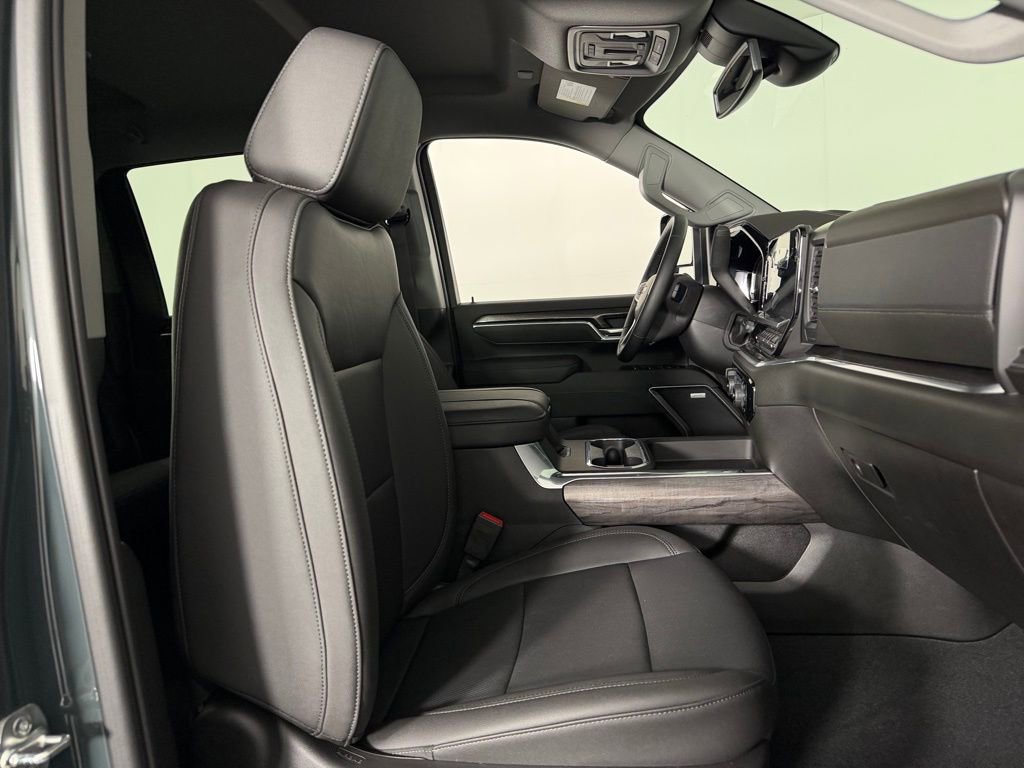 Used 2026 Chevrolet Silverado 3500 LTZ w/ LTZ Plus Package image 33