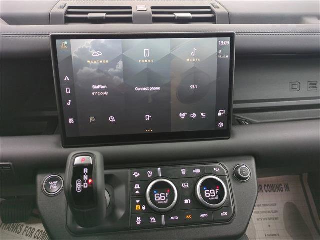 New 2025 Land Rover Defender 110 S image 12