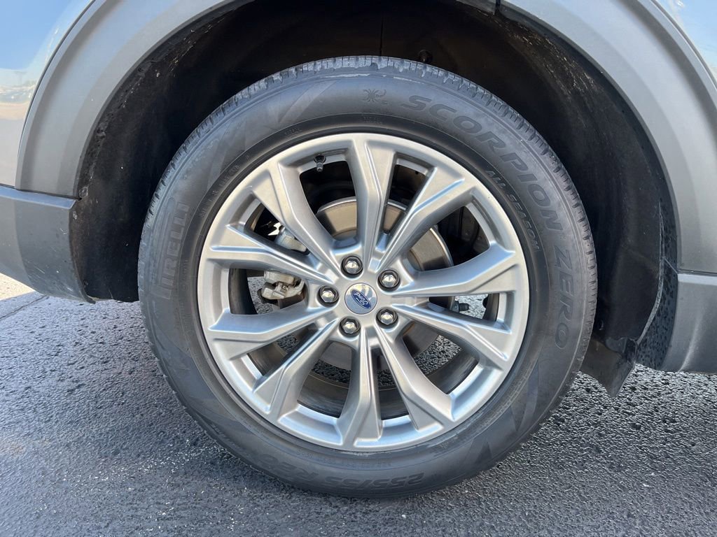 Used 2021 Ford Explorer Limited w/ Equipment Group 301A RWD image 11