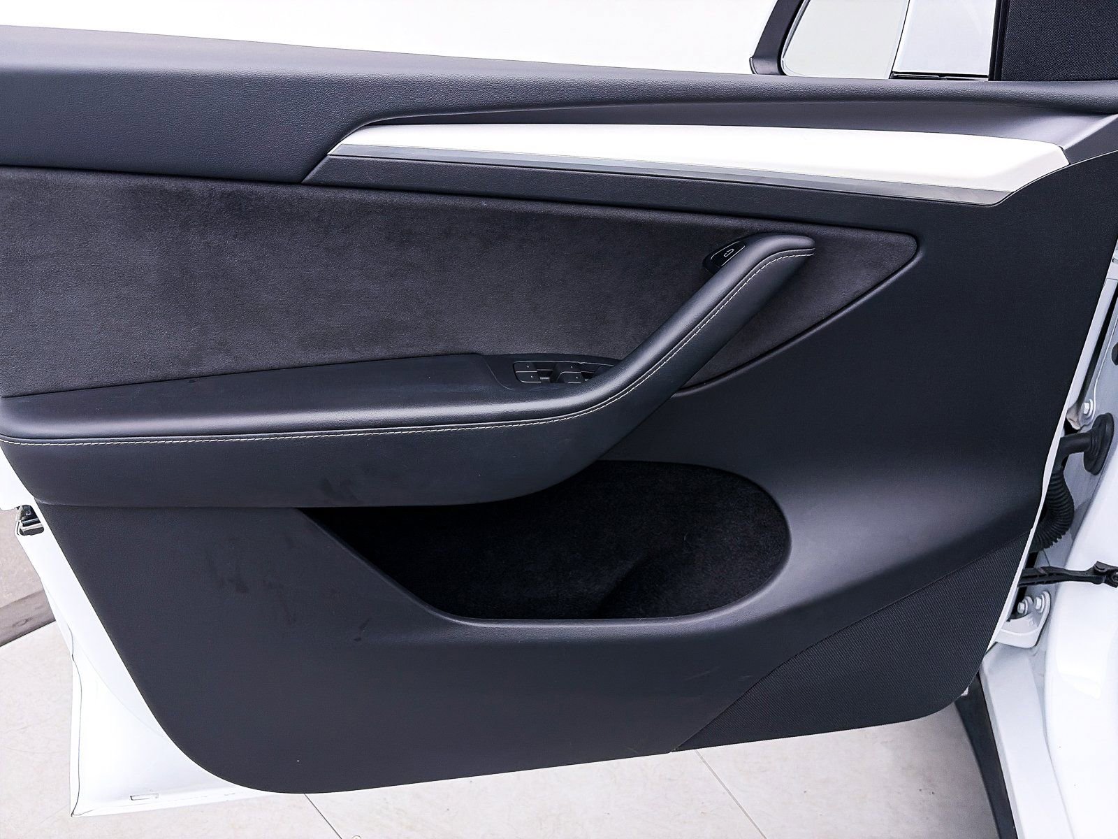 Used 2023 Tesla Model Y Long Range image 15