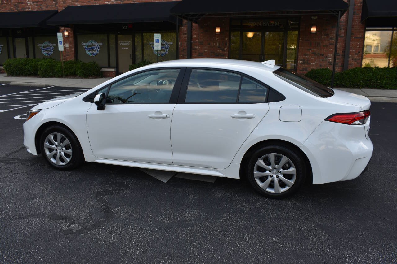 Used 2025 Toyota Corolla LE FWD image 41
