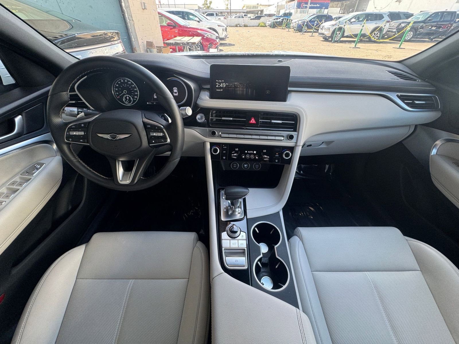 Used 2025 Genesis G70 2.5T image 33