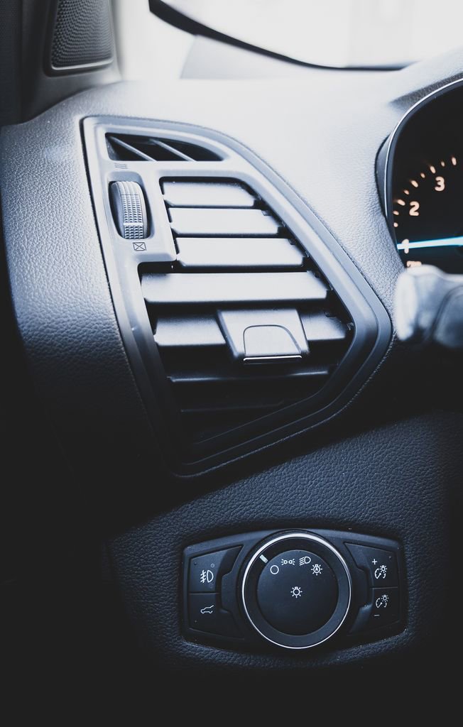 Used 2019 Ford Escape SE image 9