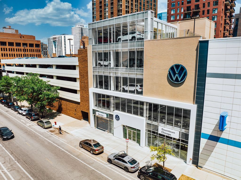 Used 2022 Volkswagen Tiguan SEL R-Line AWD/4WD image 8