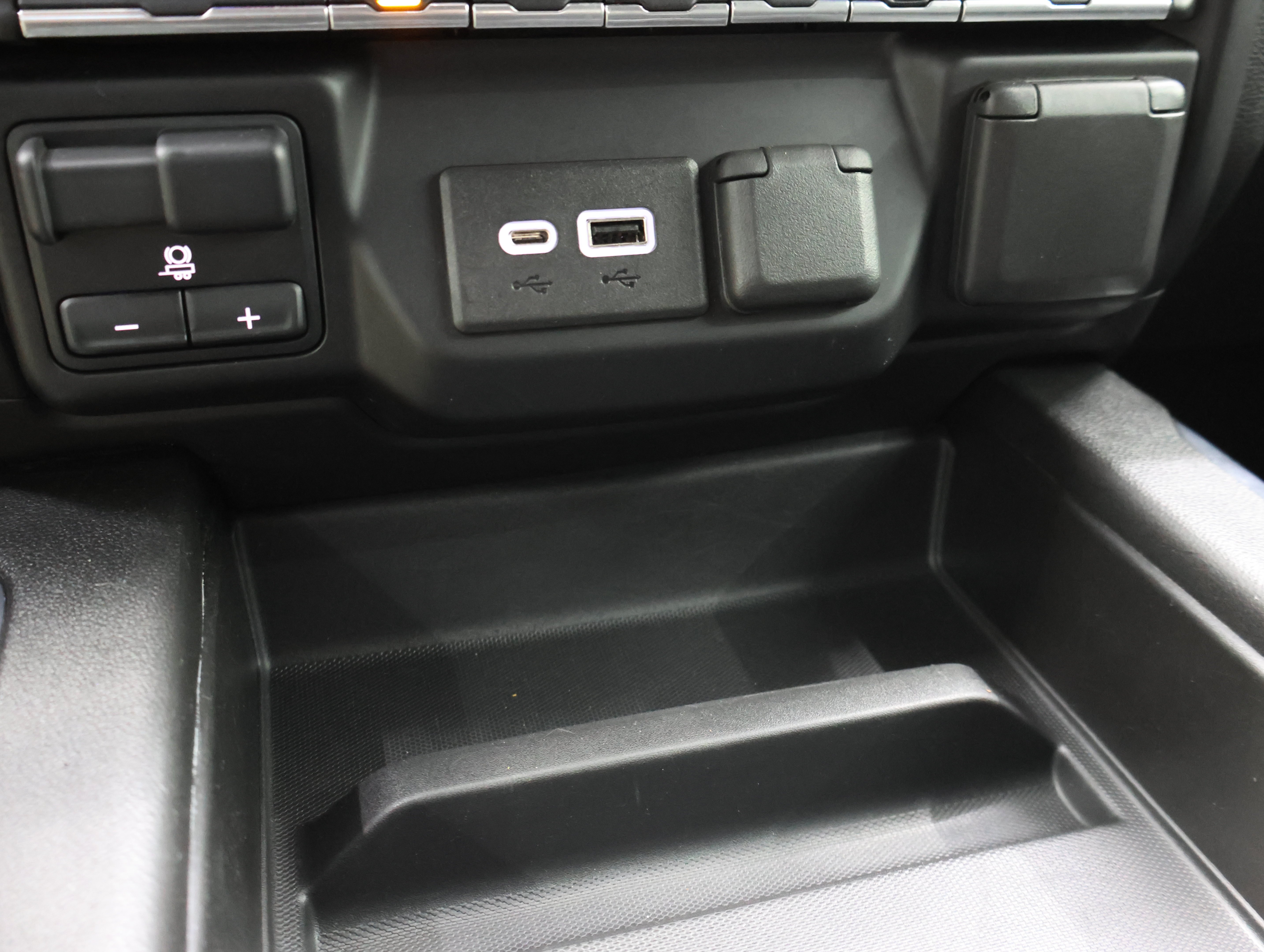 Used 2022 Chevrolet Silverado 1500 RST w/ Redline Edition AWD/4WD image 47