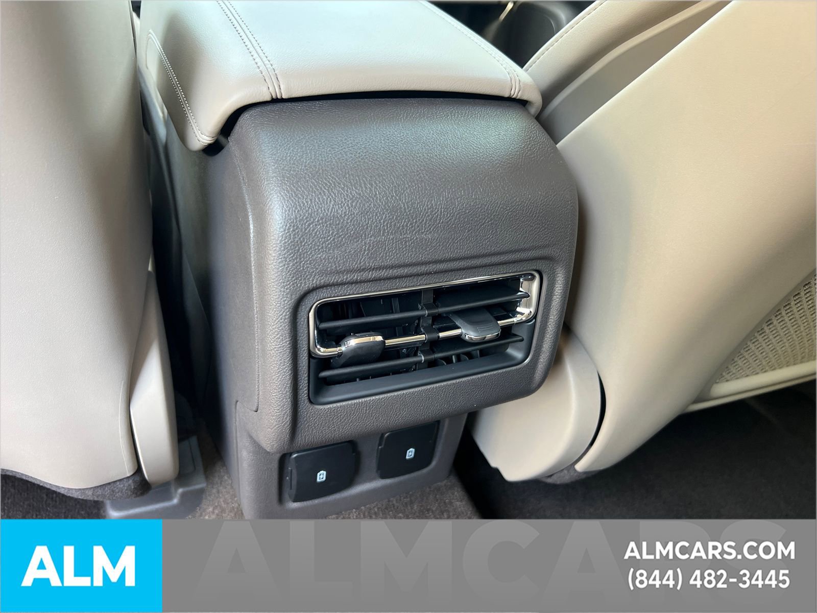 Used 2023 Lincoln Corsair Reserve image 28