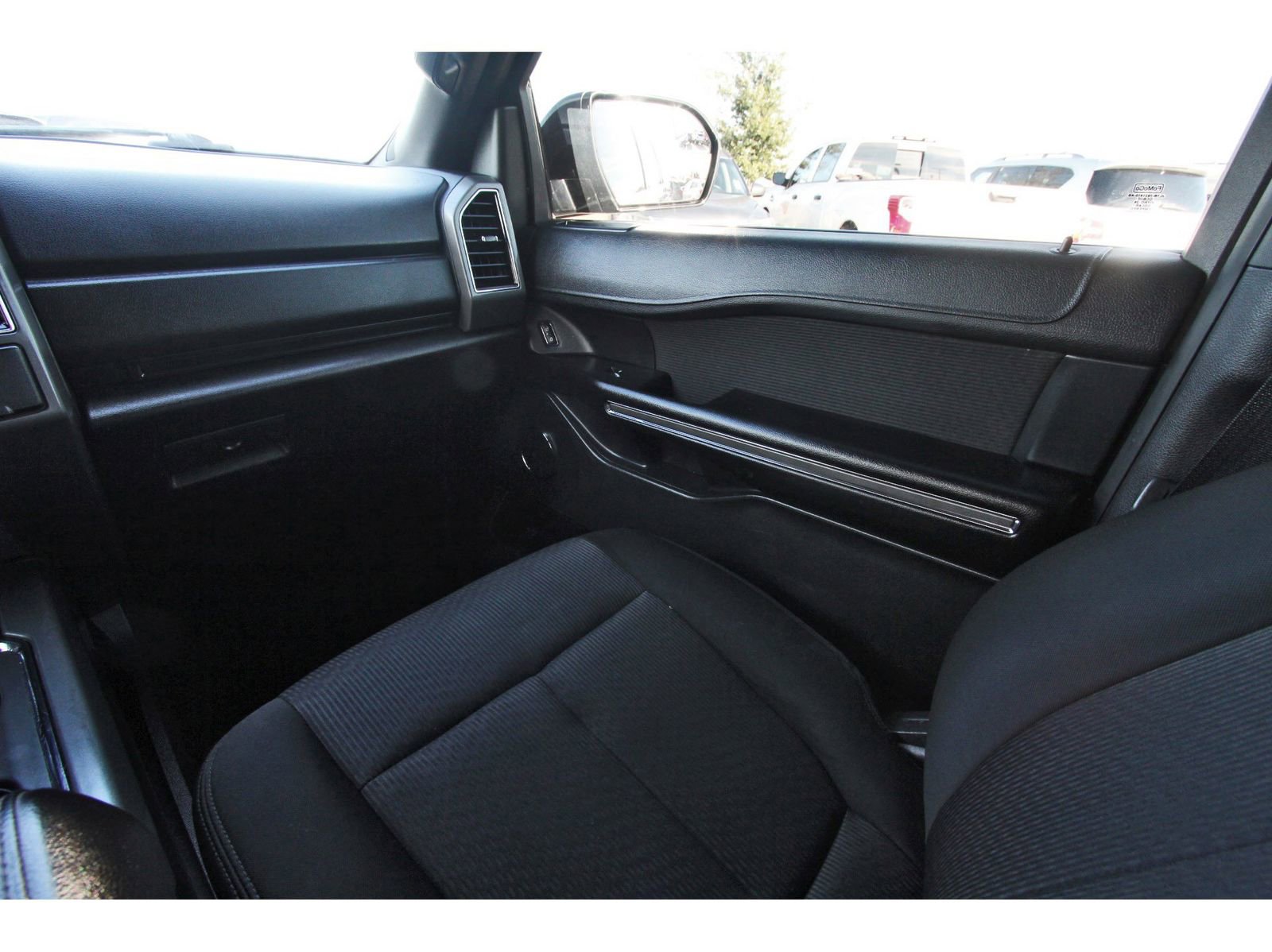 Used 2019 Ford Expedition Max XLT image 13