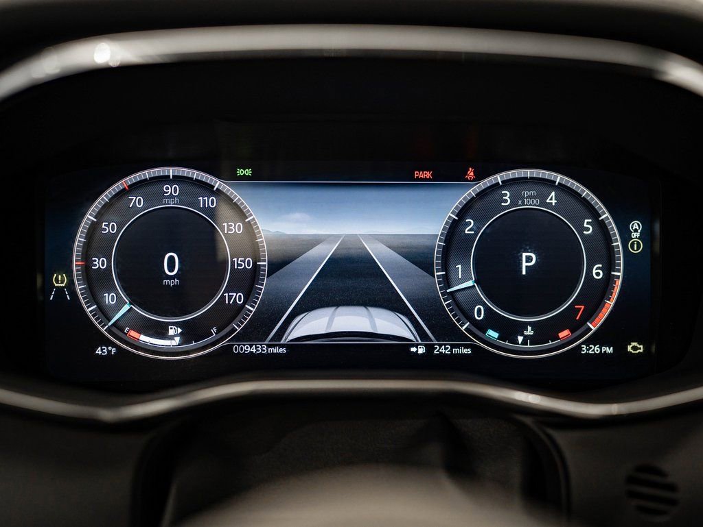 Used 2025 Jaguar F-PACE R-Dynamic S image 32