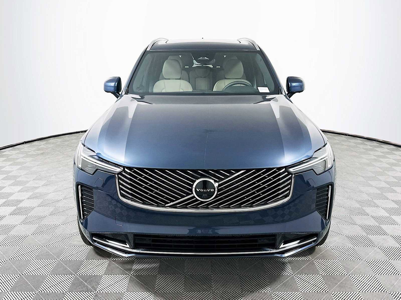 New 2026 Volvo XC90 B5 Plus image 2