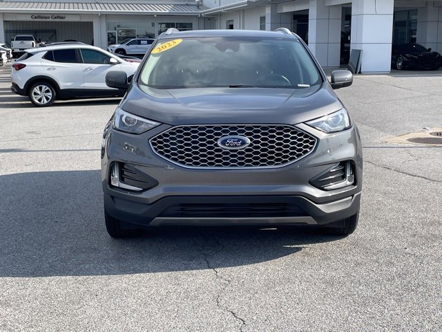 Used 2023 Ford Edge SEL w/ Convenience Package image 2