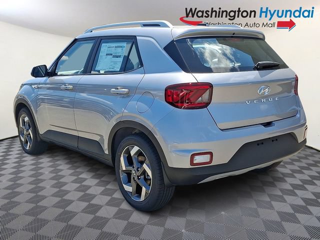 New 2026 Hyundai Venue SEL FWD image 4