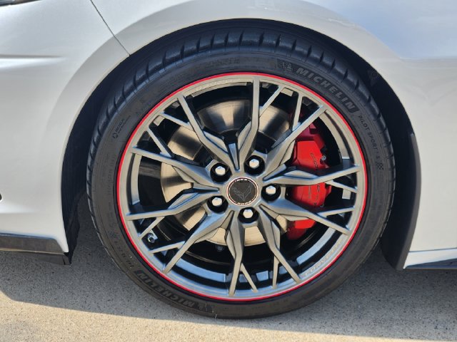 Used 2023 Chevrolet Corvette Stingray Premium Conv w/ Z51 Performance Package RWD image 18