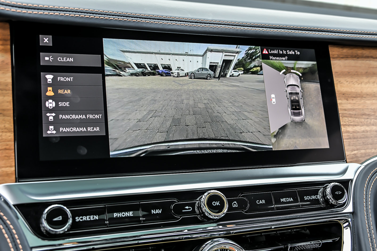 Certified 2023 Bentley Flying Spur Plug-In Hybrid AWD/4WD image 37