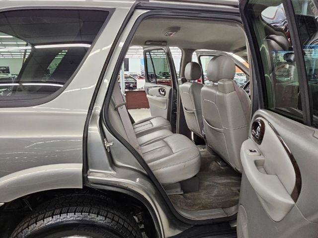 Used 2005 Buick Rainier CXL w/ Luxury Package AWD/4WD image 31
