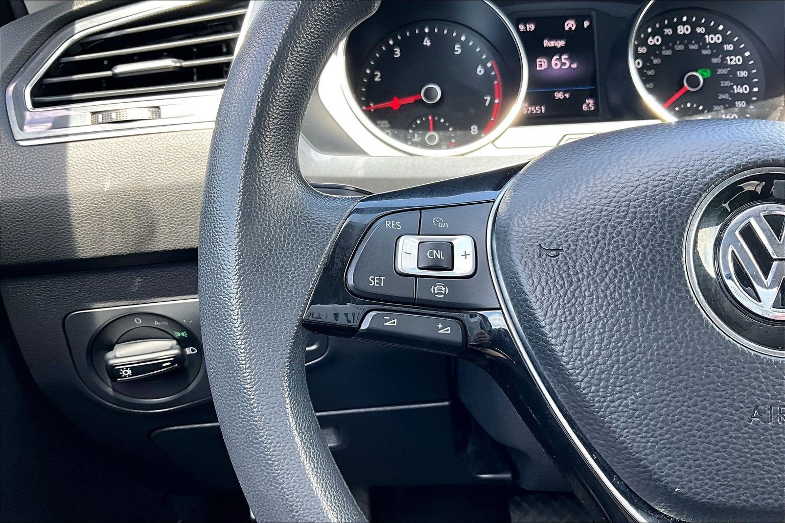 Used 2019 Volkswagen Tiguan S FWD image 19