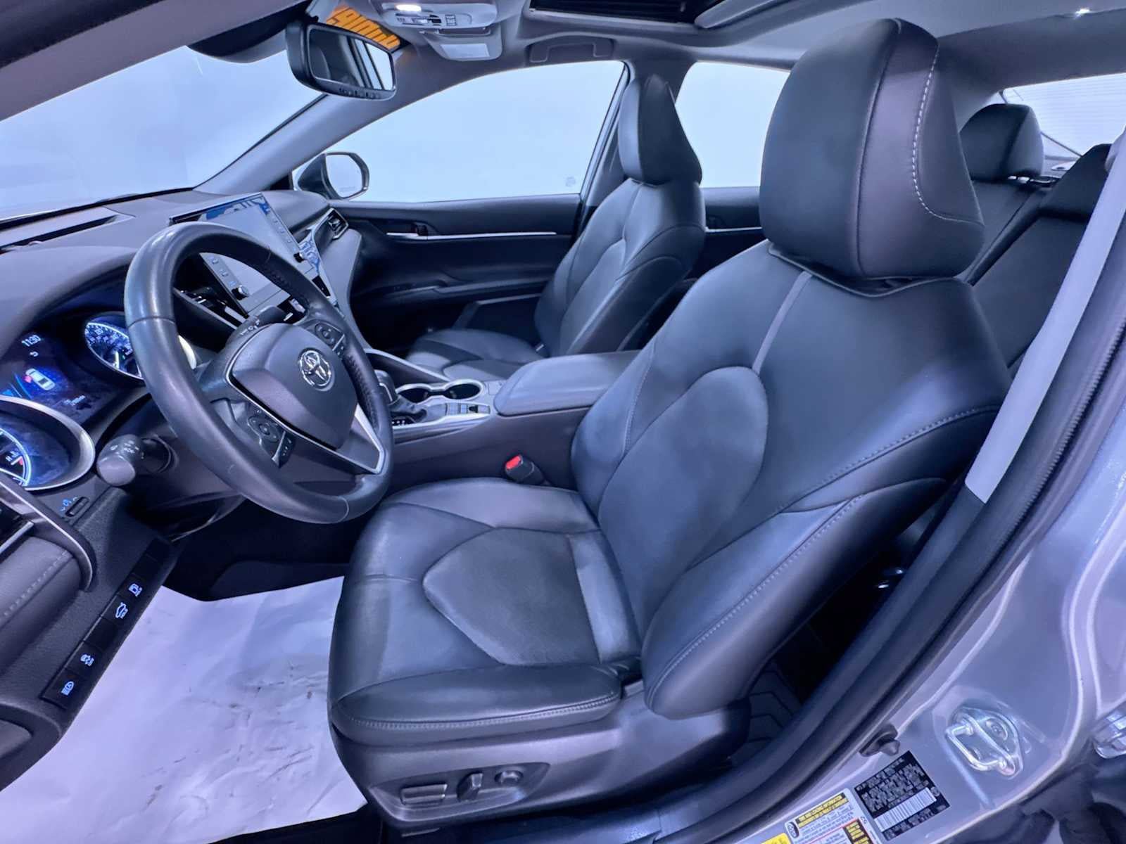 Used 2024 Toyota Camry XLE FWD image 14