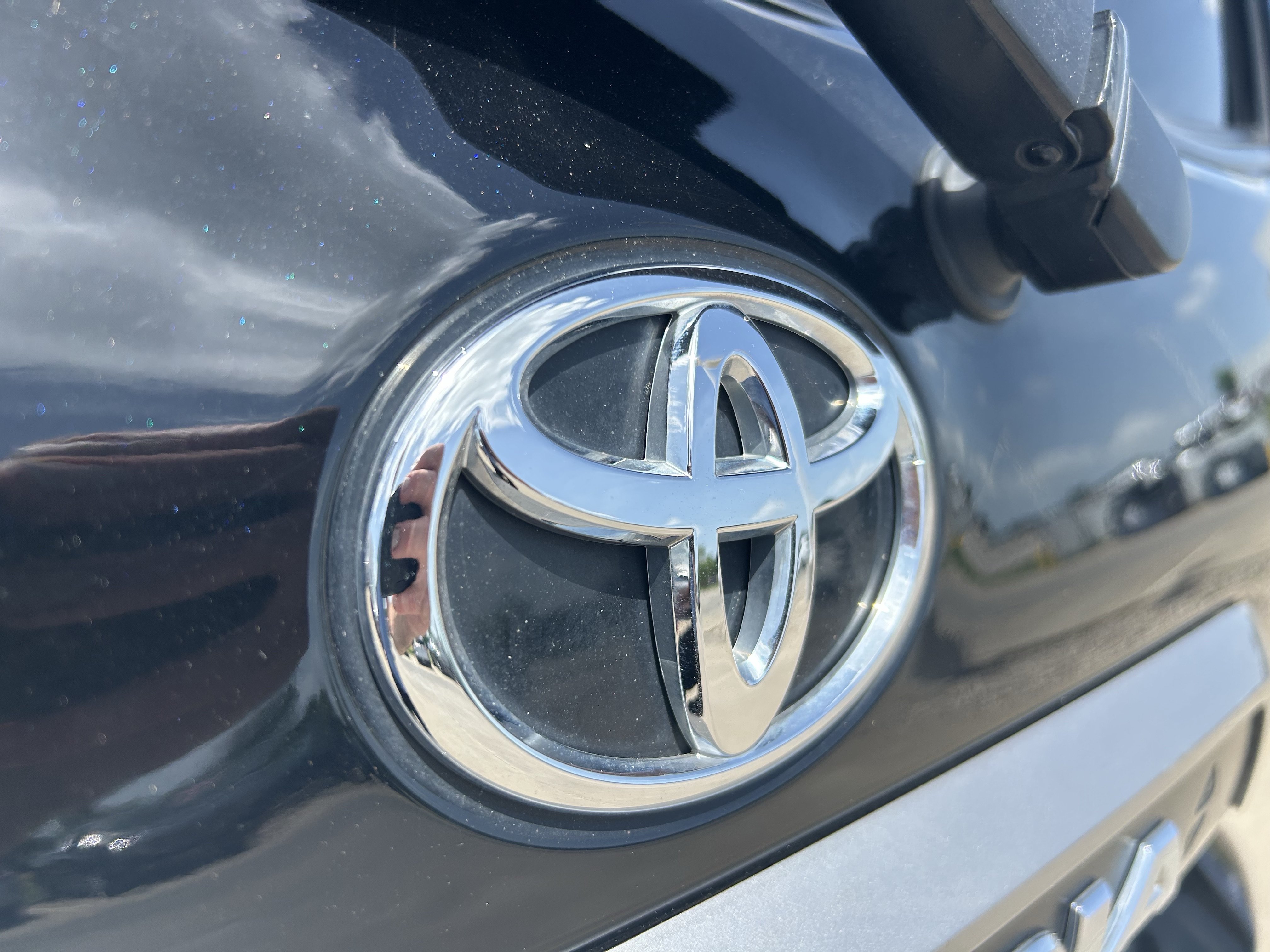 Certified 2020 Toyota Sequoia Limited w/ Safety & Convenience Package AWD/4WD image 7