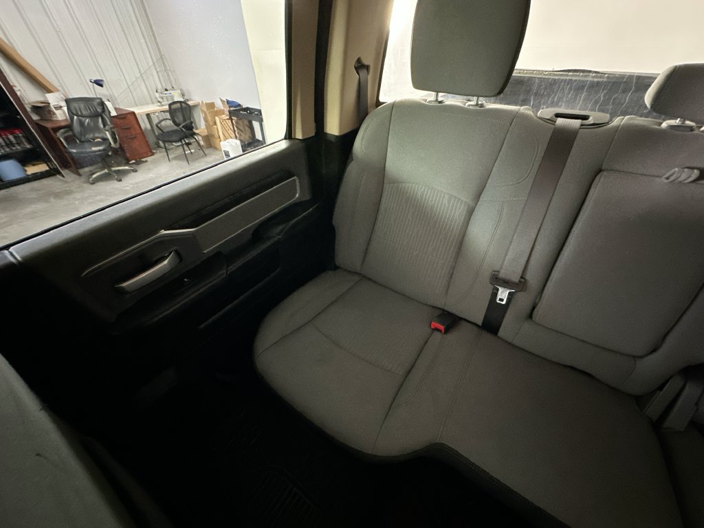 Used 2020 RAM 3500 Big Horn w/ Level 1 Equipment Group AWD/4WD image 12