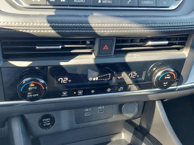 Used 2024 Nissan Rogue SV image 32