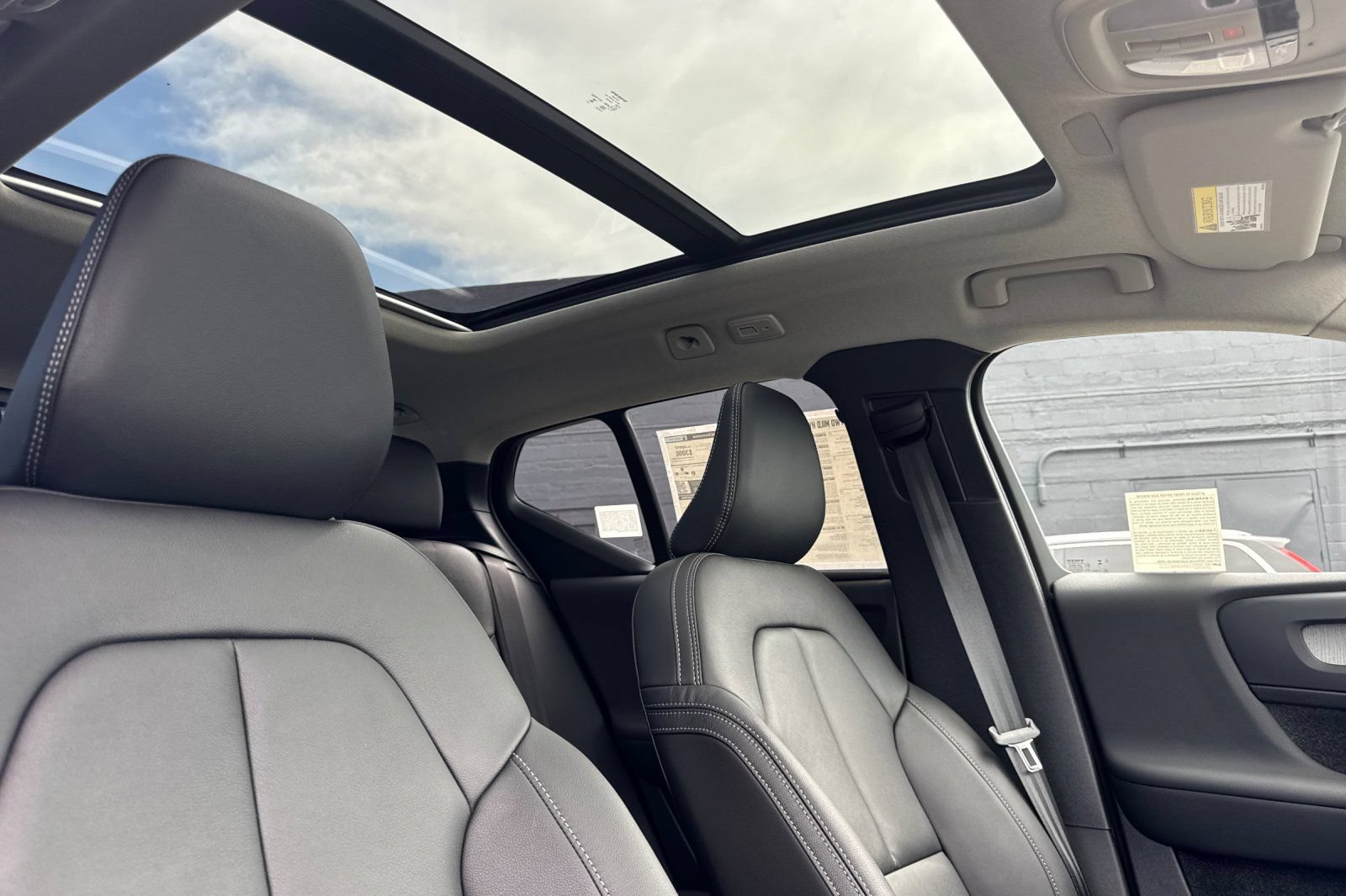 New 2026 Volvo XC40 B4 Core w/ Protection Package Premier FWD image 19