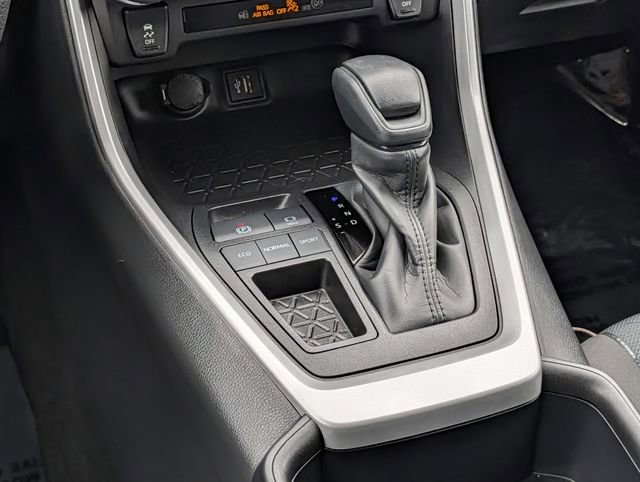 Used 2025 Toyota RAV4 XLE image 13