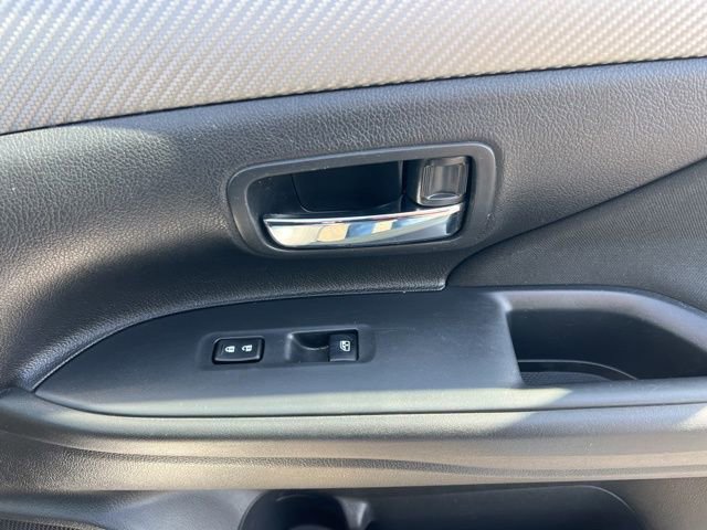 Used 2018 Mitsubishi Outlander AWD image 29