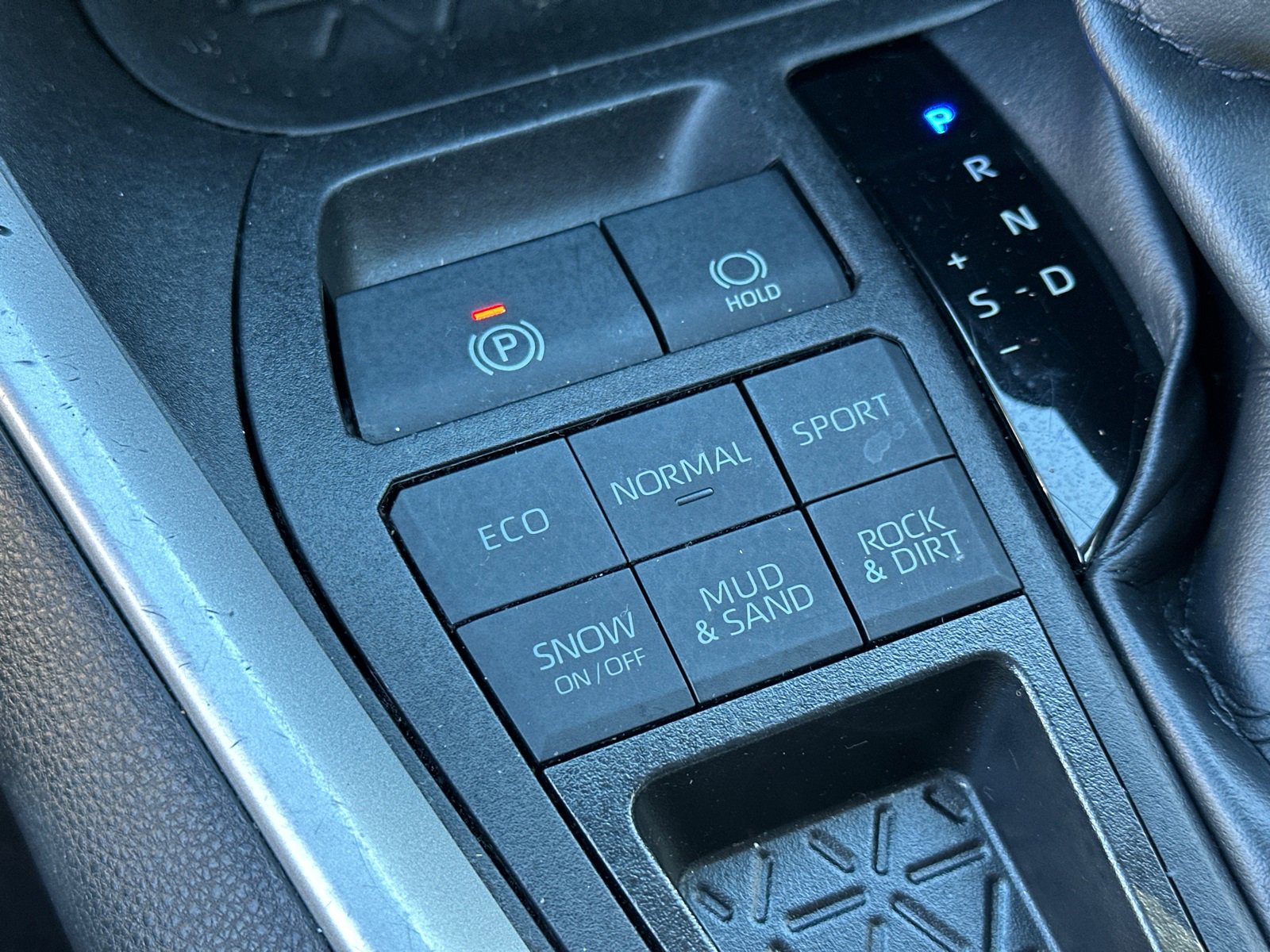 Used 2023 Toyota RAV4 XLE image 32