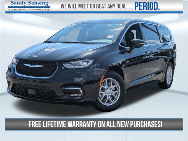 New 2025 Chrysler Pacifica Select