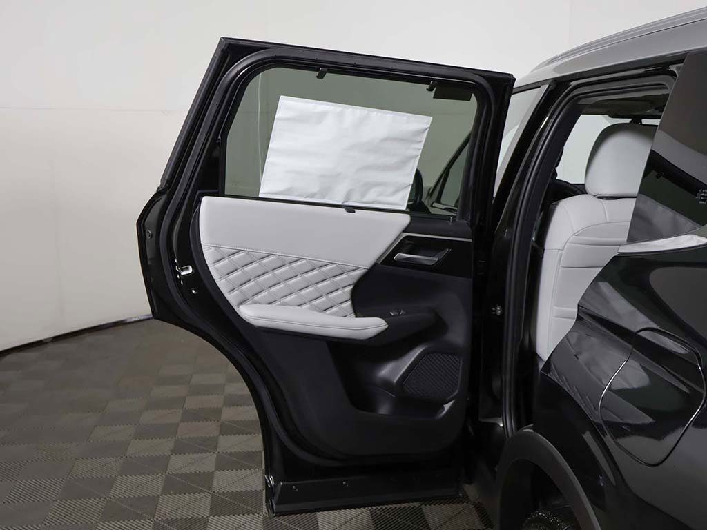 New 2025 Mitsubishi Outlander SEL image 28